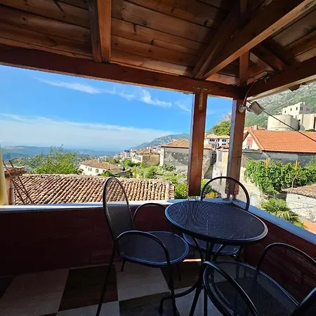 Castle - Inside,voga Guesthause Maison d'hôtes Krujë