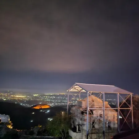 Castle - Inside,voga Guesthause Konukevi Krujë