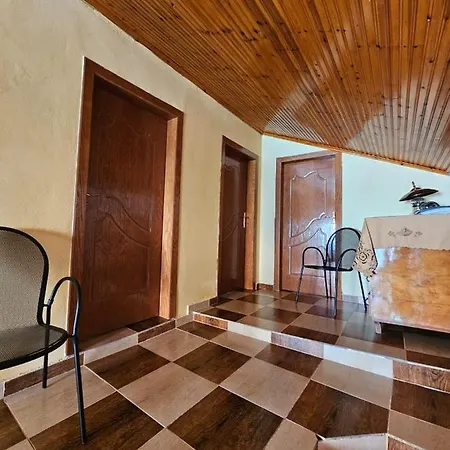 Castle - Inside,voga Guesthause 3* Krujë