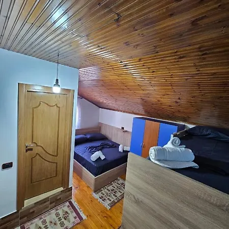 Maison d'hôtes Castle - Inside,voga Guesthause Krujë