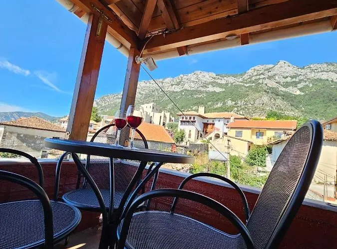 Castle - Inside,voga Guesthause 3* Krujë