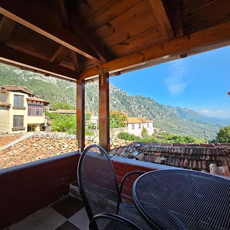 Castle - Inside,voga Guesthause 3* Kruja