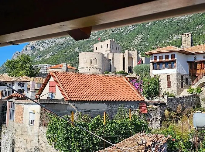 Gasthof Castle - Inside,voga Guesthause