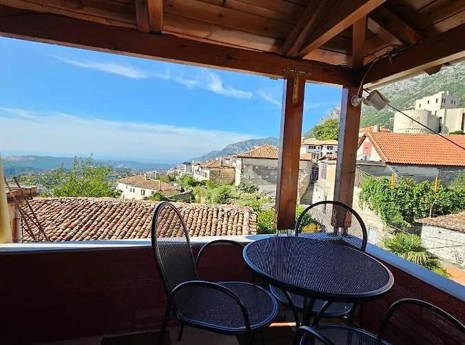 Castle - Inside,voga Guesthause Gasthof Krujë